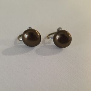 Vintage Bronze pearl screw-back earrings with a gold-tone setting.